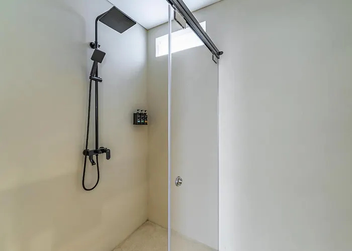 别墅 Kiki - Modern Tropical 3br Escape In 坎古