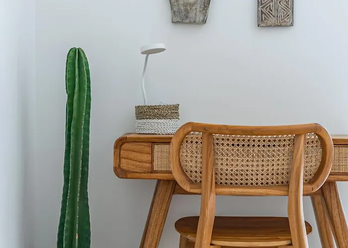 Kiki - Modern Tropical 3br Escape In 坎古
