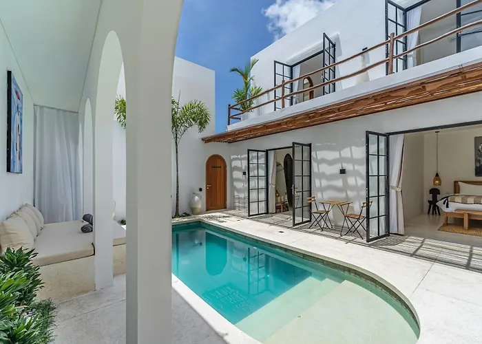 Kiki - Modern Tropical 3br Escape In 坎古